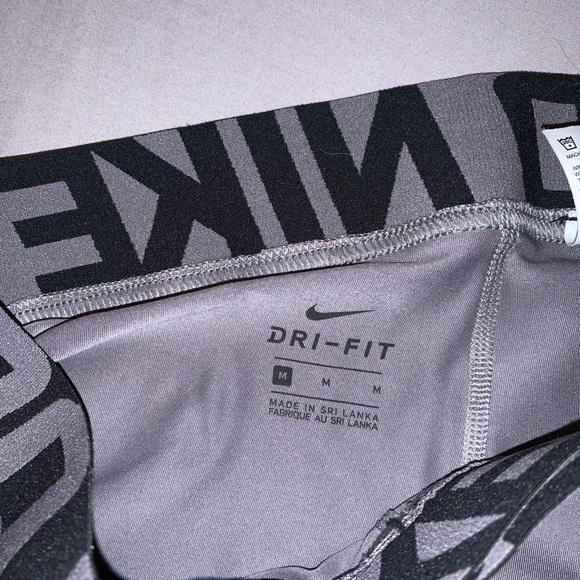 Nike Pro Leggings - Picture 4 of 4